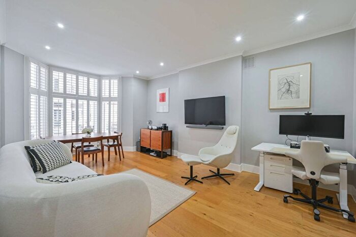 2 Bedroom Flat For Sale In Cheniston Gardens, High Street Kensington, London, W8