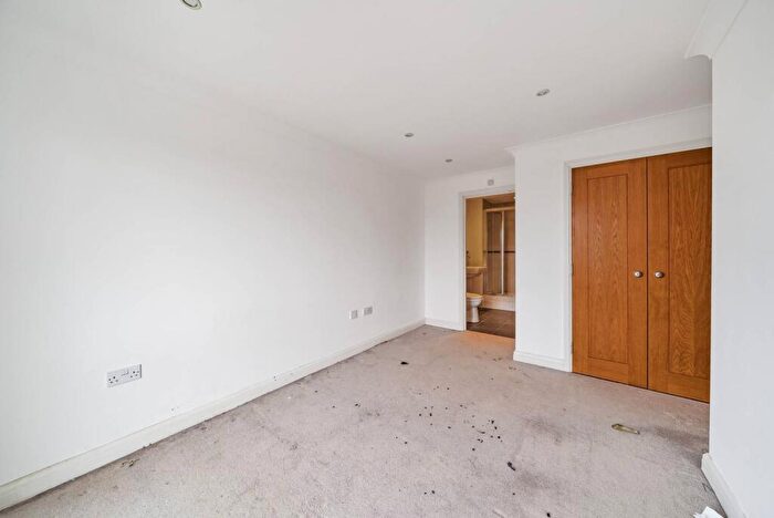 2 Bedroom Flat To Rent In Casel Court, Stanmore, HA7