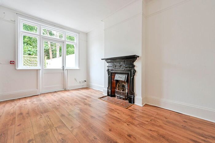 1 Bedroom Flat To Rent In York Road, Guildford, GU1
