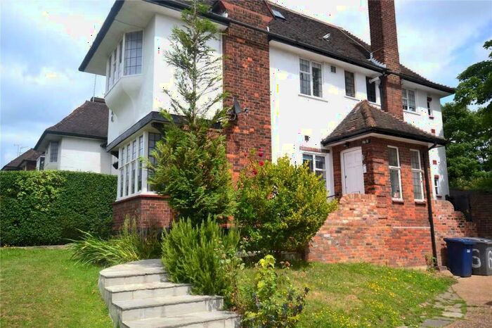 2 Bedroom Apartment To Rent In Ossulton Way, London, N2