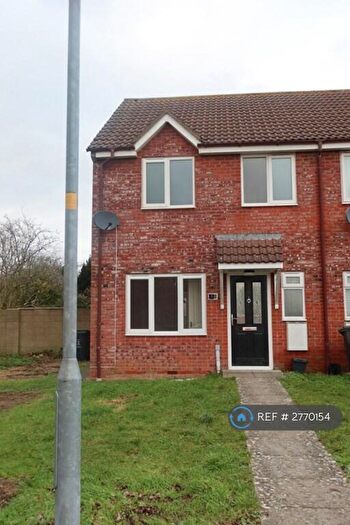 3 Bedroom End Of Terrace House To Rent In Montrose Close, Swindon, SN2