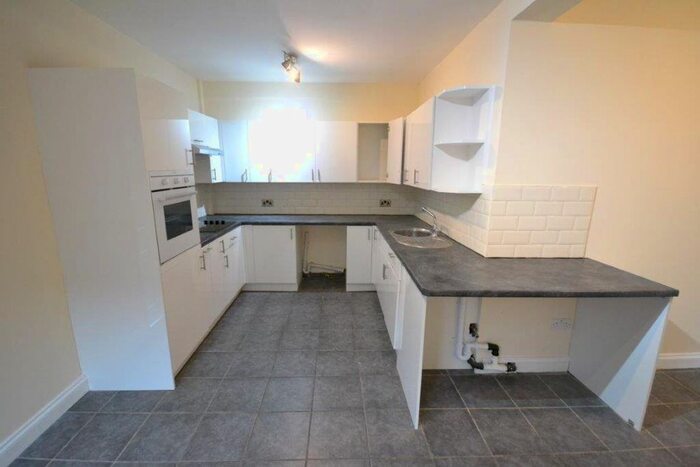 3 Bedroom Semi-Detached House To Rent In Fairfield Road, Oadby, Leicester, LE2