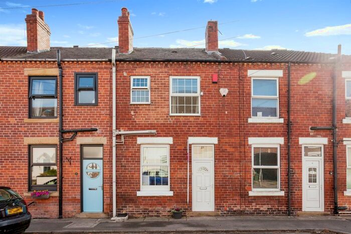2 Bedroom Terraced House For Sale In Bottom Boat Road, Stanley, Wakefield, WF3