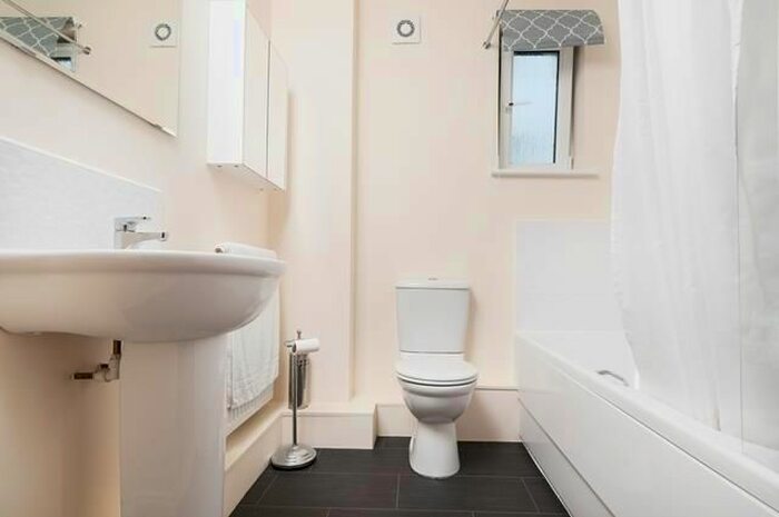 1 Bedroom Flat To Rent In Lochend Park View, Edinburgh, EH7