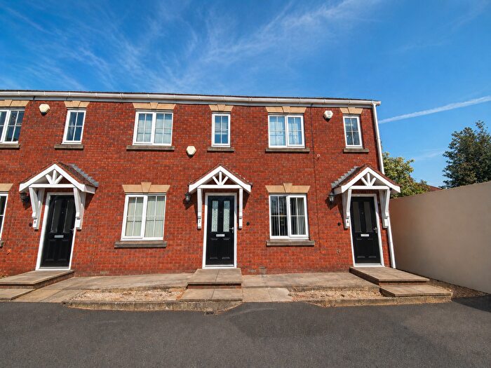 2 Bedroom Flat For Sale In Croft Road, Nuneaton, Warwickshire, CV10