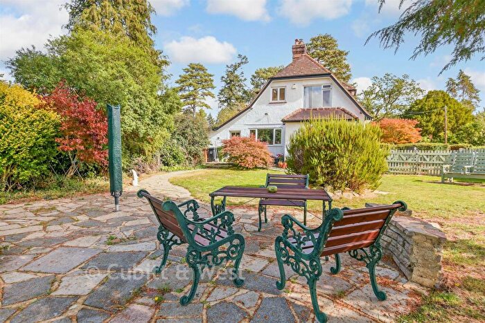 3 Bedroom Semi Detached House For Sale In Middle Street, Betchworth, Surrey, RH3