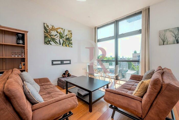 2 Bedroom Apartment To Rent In Pentonville Road, London, N1