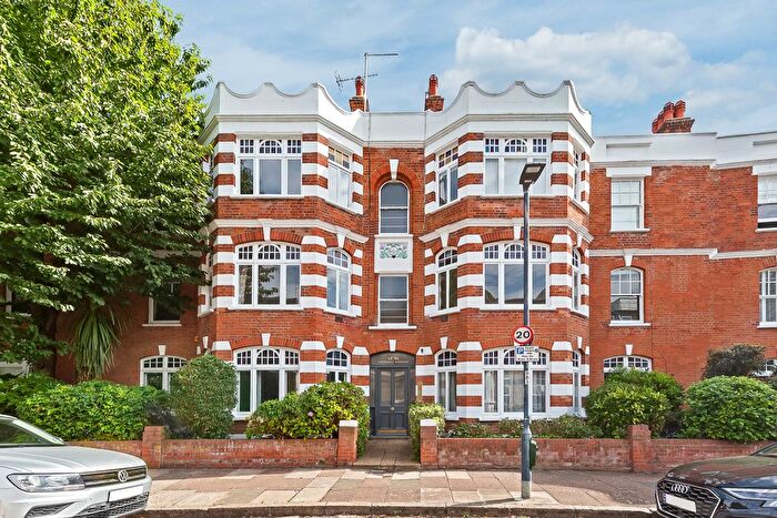 2 Bedroom Flat To Rent In Castelnau Gardens, London, SW13