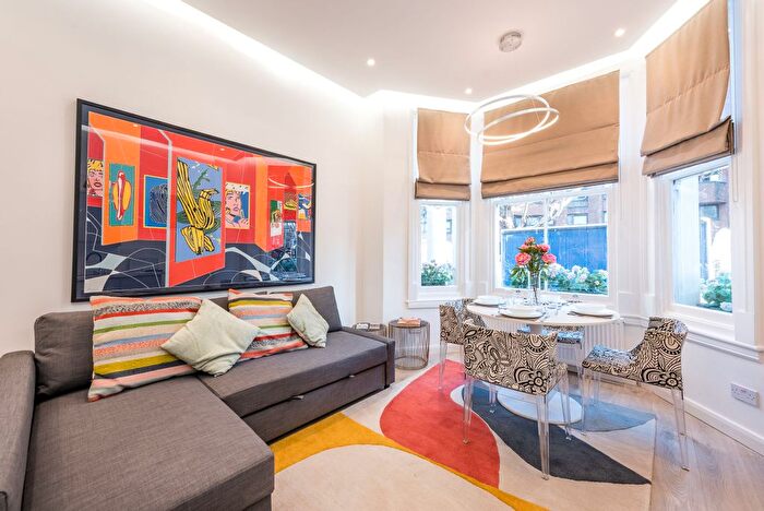 2 Bedroom Flat For Sale In Edith Grove, Chelsea, London, SW10