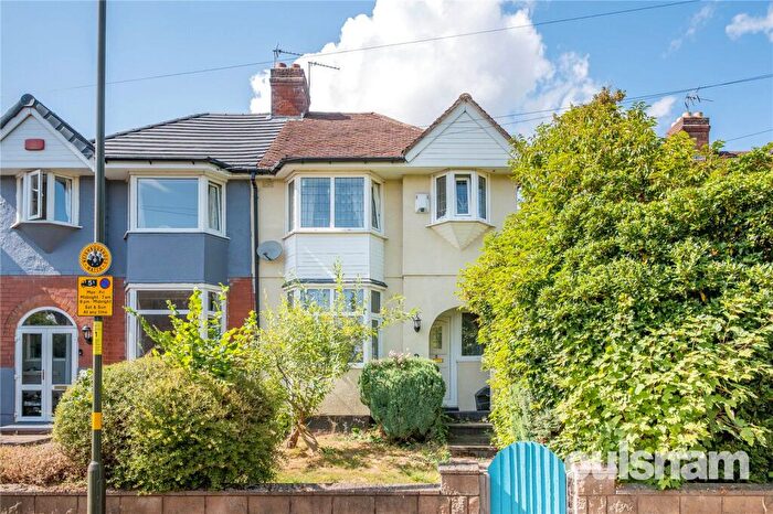 3 Bedroom Semi-Detached House For Sale In Glenfield Grove, Selly Oak, Birmingham, West Midlands, B29