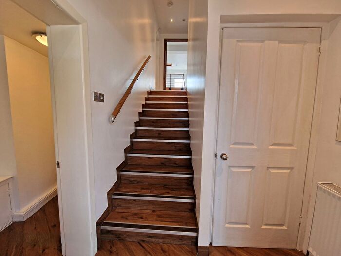 2 Bedroom Flat To Rent In Lichfield Street, Bilston, West Midlands, WV14