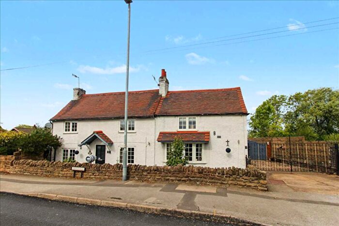 2 Bedroom Cottage For Sale In Beauvale, Newthorpe, Nottingham, Nottinghamshire, NG16
