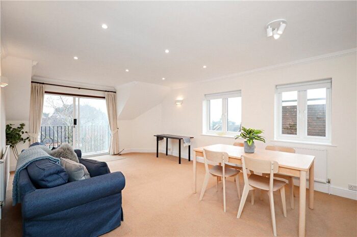 2 Bedroom Flat To Rent In Gordon Court, A The Downs, SW20