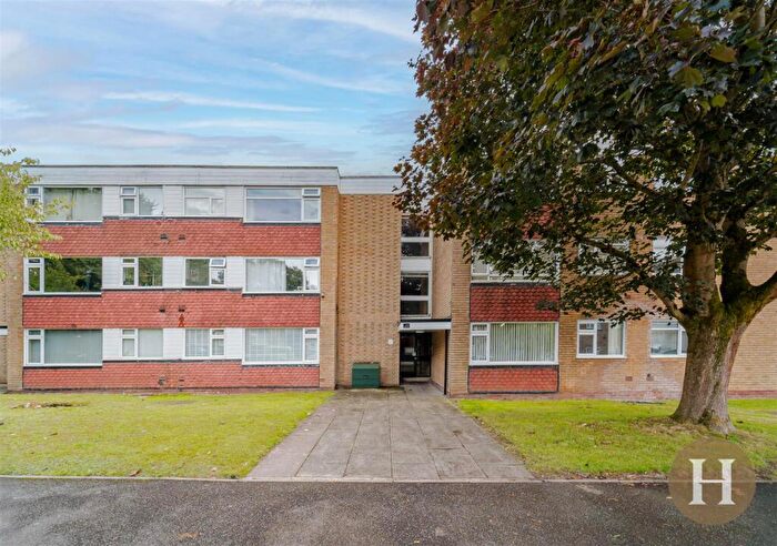 1 Bedroom Flat For Sale In Savoy Close, Harborne, Birmingham, B32