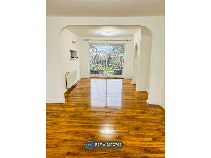 3 Bedroom Semi-Detached House To Rent In North Road, Dartford, DA1