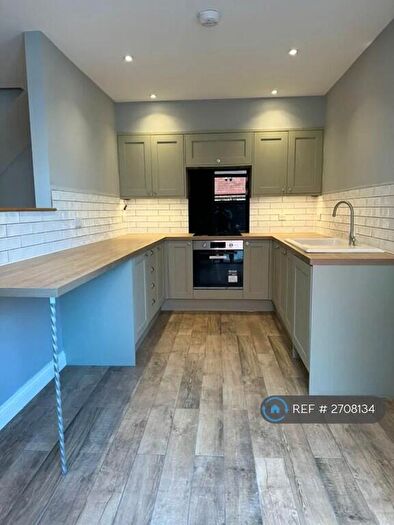 2 Bedroom Flat To Rent In Eaton Crescent, Swansea, SA1