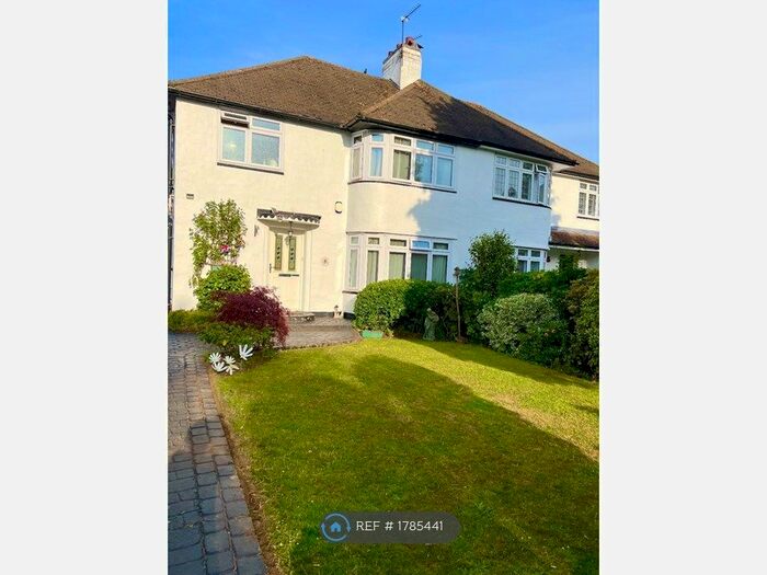 4 Bedroom Semi-Detached House To Rent In The Grove, Sidcup, DA14