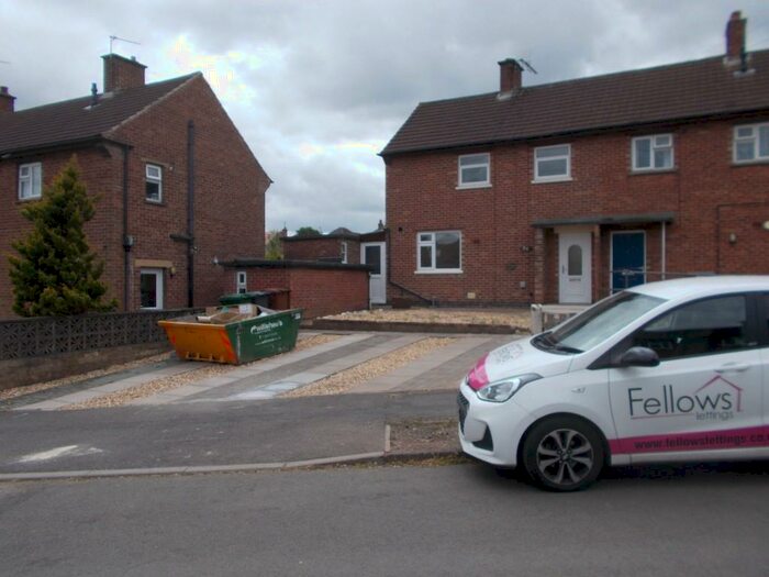 2 Bedroom Semi-Detached House To Rent In Lincoln Way, Swadlincote, Derbyshire, DE11