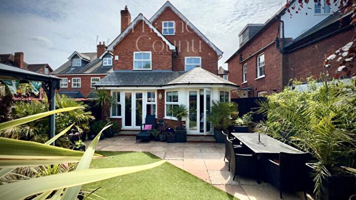 4 Bedroom Detached House For Sale In Detached Double Bed- Garden & Garage Cental Marlow, Station Road, SL7