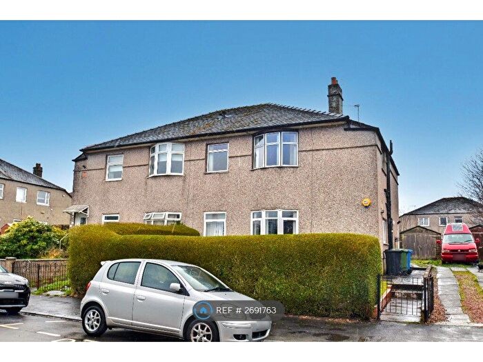 3 Bedroom Flat To Rent In Gladsmuir Road, Glasgow, G52