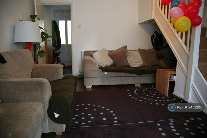 2 Bedroom Semi-Detached House To Rent In Collier Close, London, E6