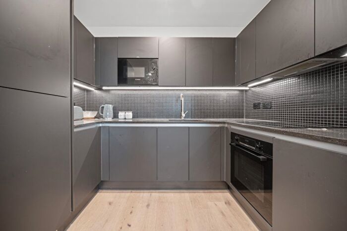 1 Bedroom Flat To Rent In Middle Road, Hanwell, W7
