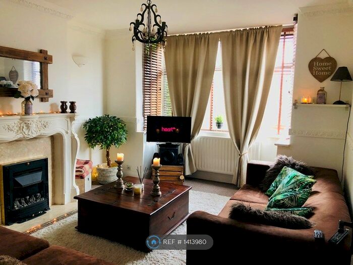 3 Bedroom Semi-Detached House To Rent In Daisy Road, Nottingham, NG3