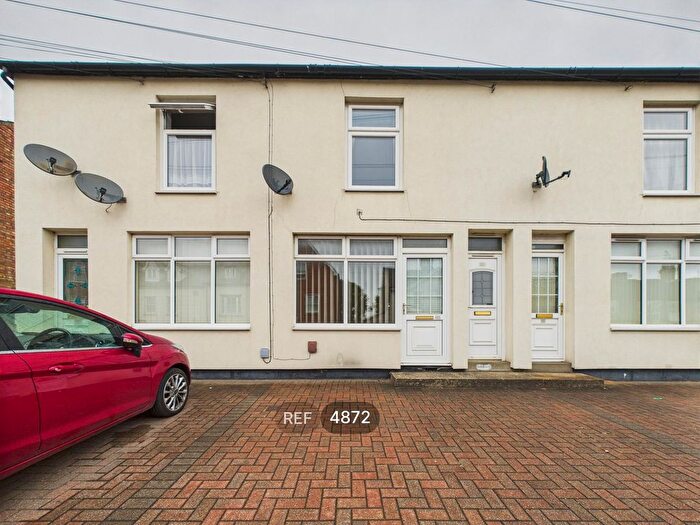 1 Bedroom Flat To Rent In Felixstowe Road, Ipswich, IP3