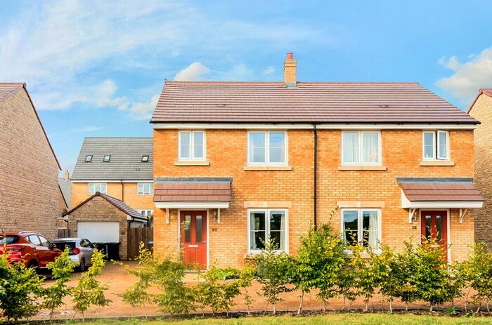 3 Bedroom Semi-Detached House For Sale In Berry Close, Eynsham, Witney, OX29