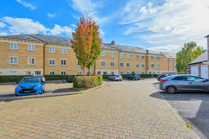 2 Bedroom Apartment To Rent In Beech Lane, Carterton, OX18