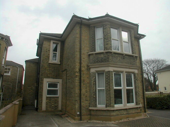 2 Bedroom Flat To Rent In The Avenue Flat, SO17