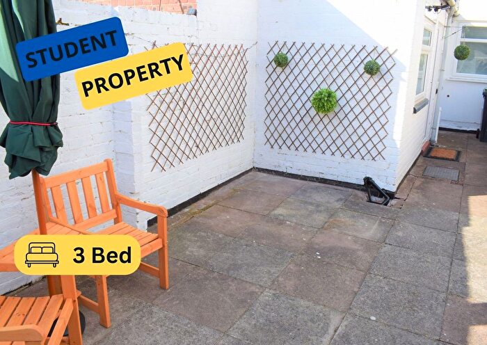 3 Bedroom Terraced House To Rent In Cauldon Road, Stoke-On-Trent, ST4