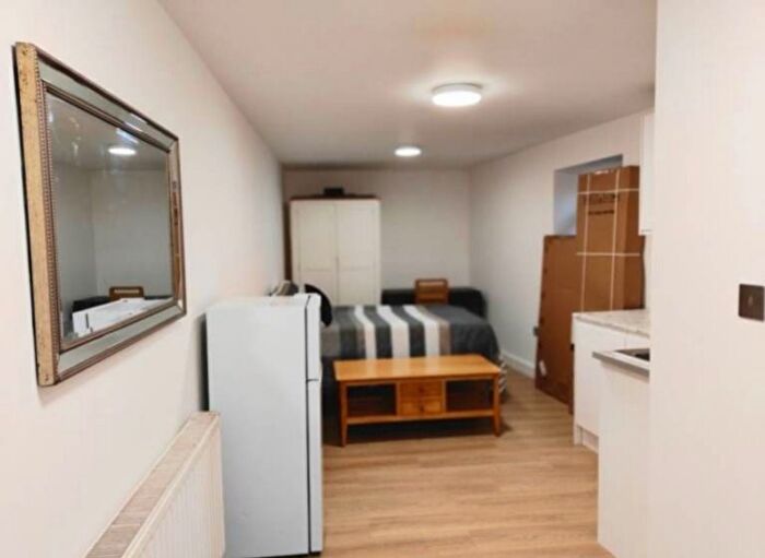 Studio To Rent In Prospect Road, Hornchurch, RM11