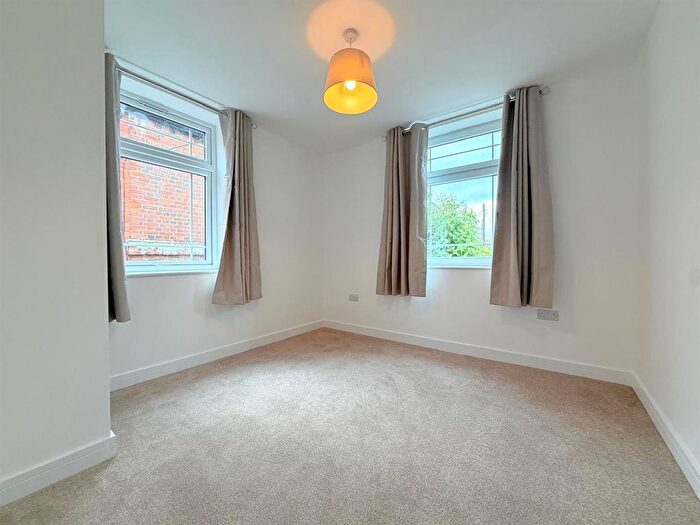 1 Bedroom Flat To Rent In New Cut, Cullompton, EX15