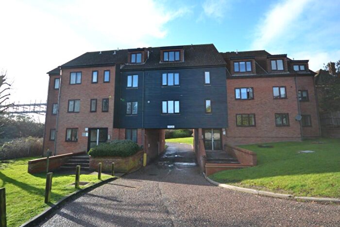 2 Bedroom Apartment To Rent In Kavanaghs Road, Brentwood, Essex, CM14