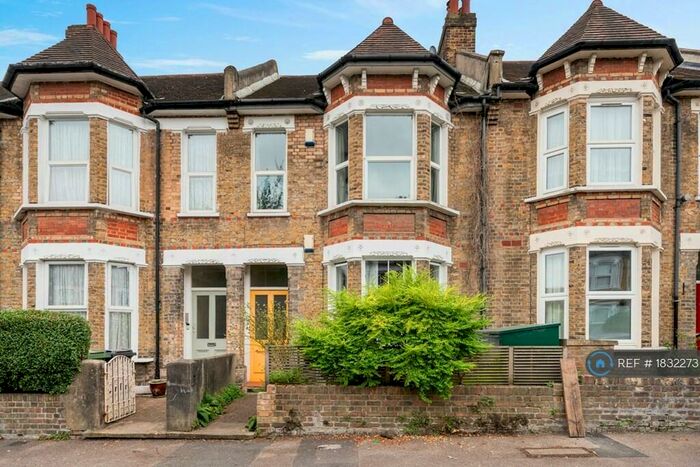 2 Bedroom Flat To Rent In Comerford Road, London, SE4