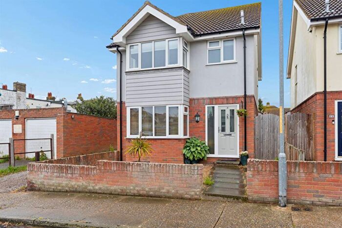 3 Bedroom Detached House For Sale In Baddlesmere Road, Tankerton, Whitstable, CT5