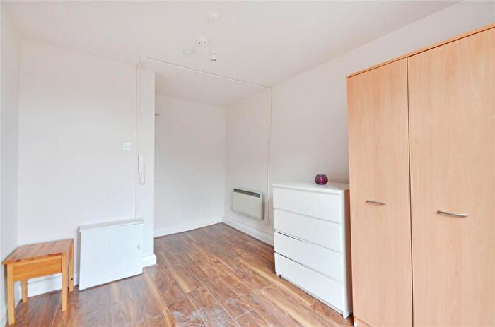 Studio To Rent In Upper Street, Islington, N1