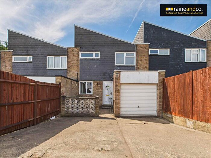 3 Bedroom Terraced House To Rent In Hyde Avenue, Potters Bar, EN6