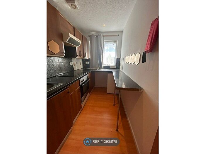1 Bedroom Flat To Rent In Concord Close, UB5
