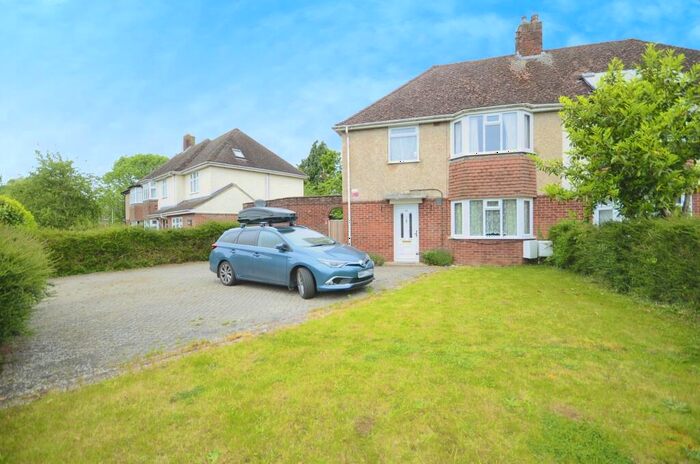 3 Bedroom Semi-Detached House To Rent In Evesham Road, Emmer Green, RG4