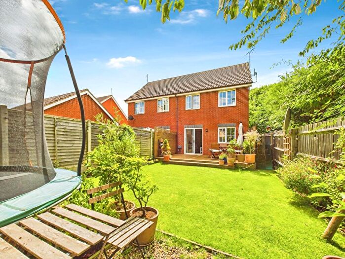 3 Bedroom Semi-Detached House For Sale In Royce Close, Yaxley, PE7