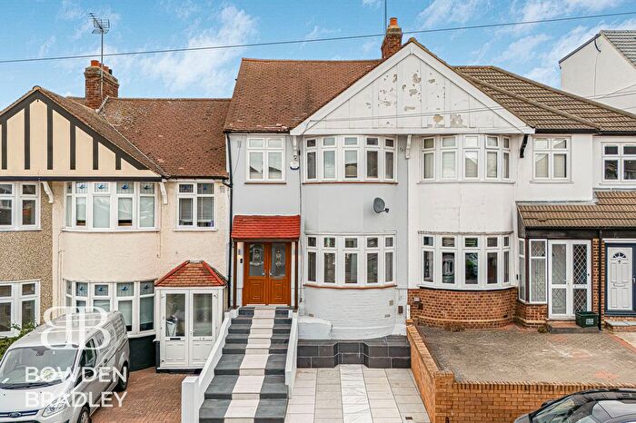 3 Bedroom Terraced House For Sale In Cottesmore Avenue, Clayhall, IG5