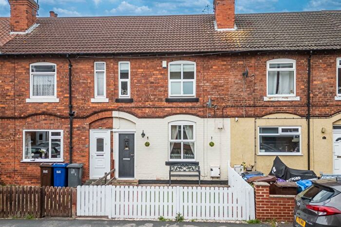 3 Bedroom Terraced House For Sale In Recreation Road, Selby, YO8