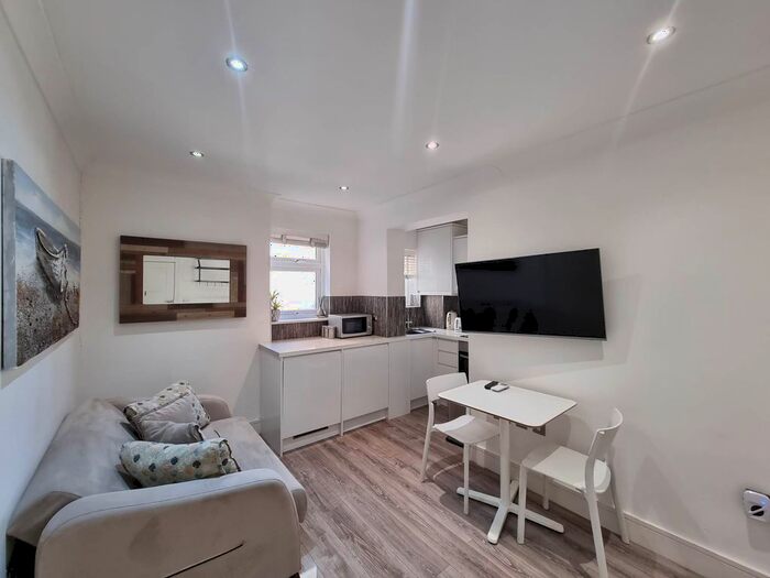 1 Bedroom Flat To Rent In High Road, Turnpike Lane, N22