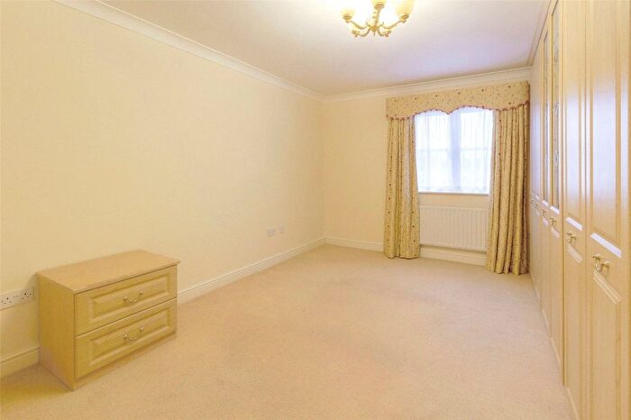 1 Bedroom Flat For Sale In Greyhound Lane, Winslow, Buckingham, MK18