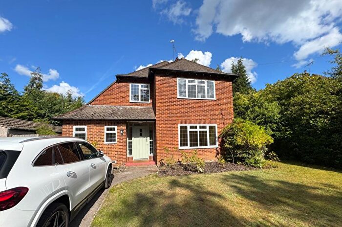 4 Bedroom Detached House To Rent In Pyrford, Surrey, GU22