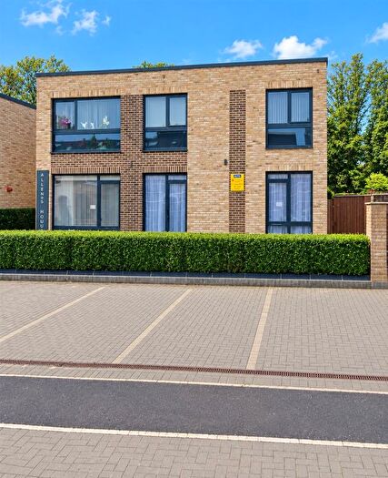 2 Bedroom Flat To Rent In Kimbery House, Lancaster Road, Barnet, EN4