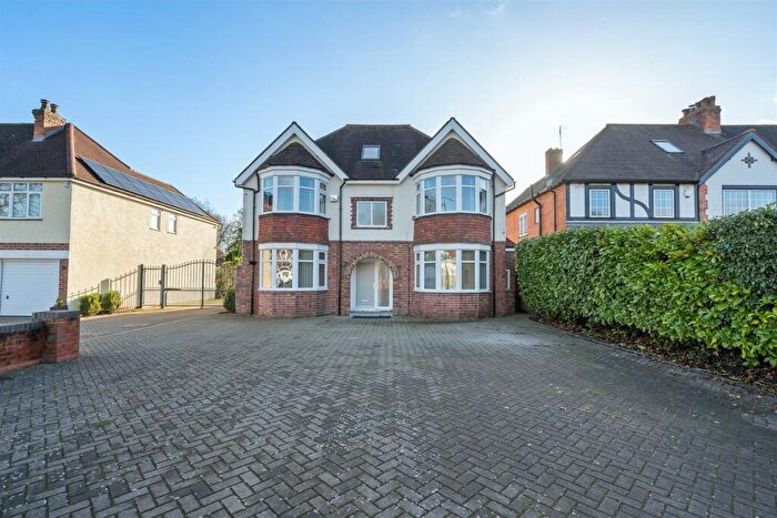 4 Bedroom Detached House To Rent In Blossomfield Road, Solihull, B91