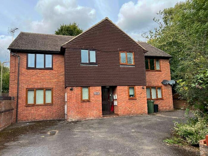 1 Bedroom Flat To Rent In Hill View, Ashford, TN24